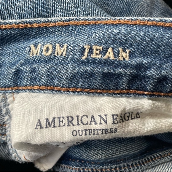 American Eagle Mom Jean 2 Regular High Rise Medium Blue Cotton Pockets 90s Inspo - Picture 3 of 7